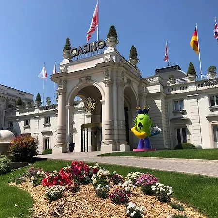 T3 Hippocrate 106 M2 Centre-ville Lägenhet *