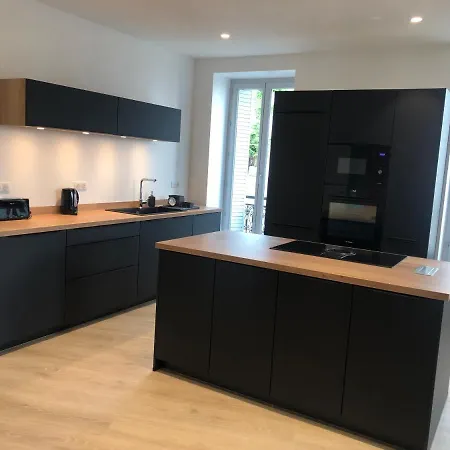 T3 Hippocrate 106 M2 Centre-ville Lägenhet