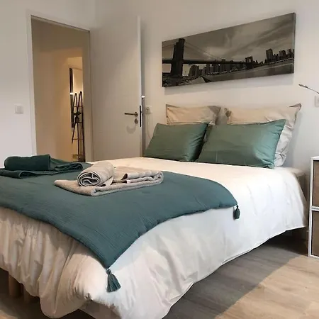 T3 Hippocrate 106 M2 Centre-ville Lägenhet *