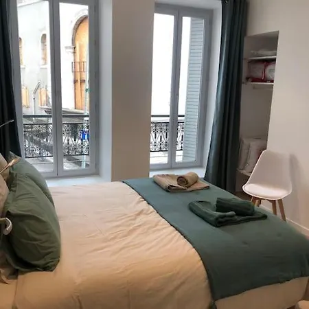 Apartment T3 Hippocrate 106 M2 Centre-ville *