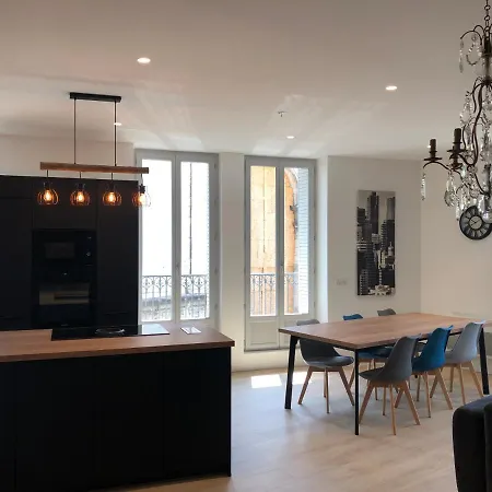 Hippocrate 106 M² Apartment *