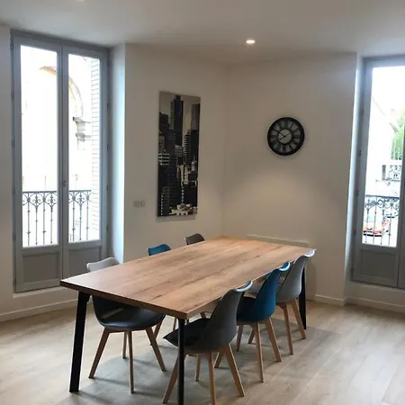 Hippocrate 106 M² Apartment *