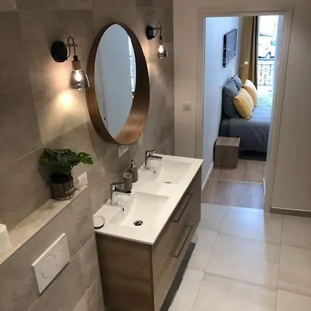 Hippocrate 106 M² Apartment *