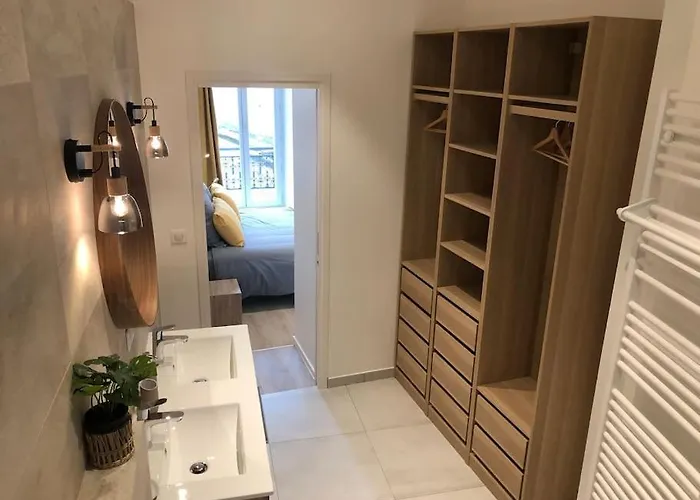 T3 Hippocrate 106 M2 Centre-ville Appartement *