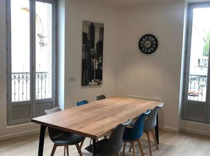 T3 Hippocrate 106 M2 Centre-ville Appartement *